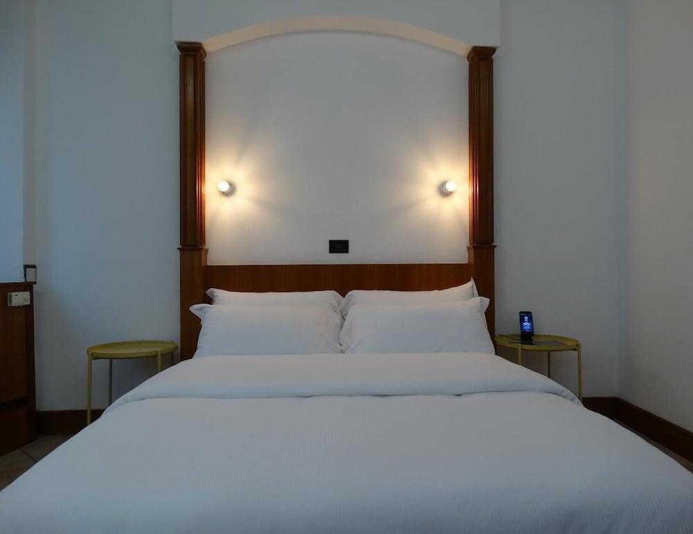 Hotel Delle Regioni, Barberini - Fontana Di Trevi 3*